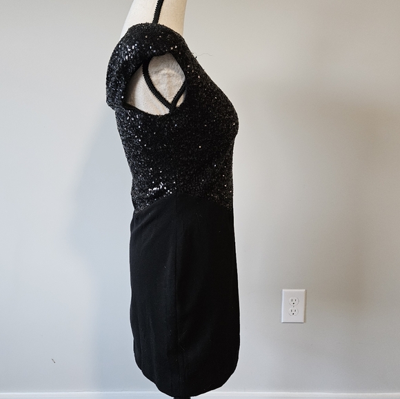 One shoulder sequin dress - Picture 3 of 5